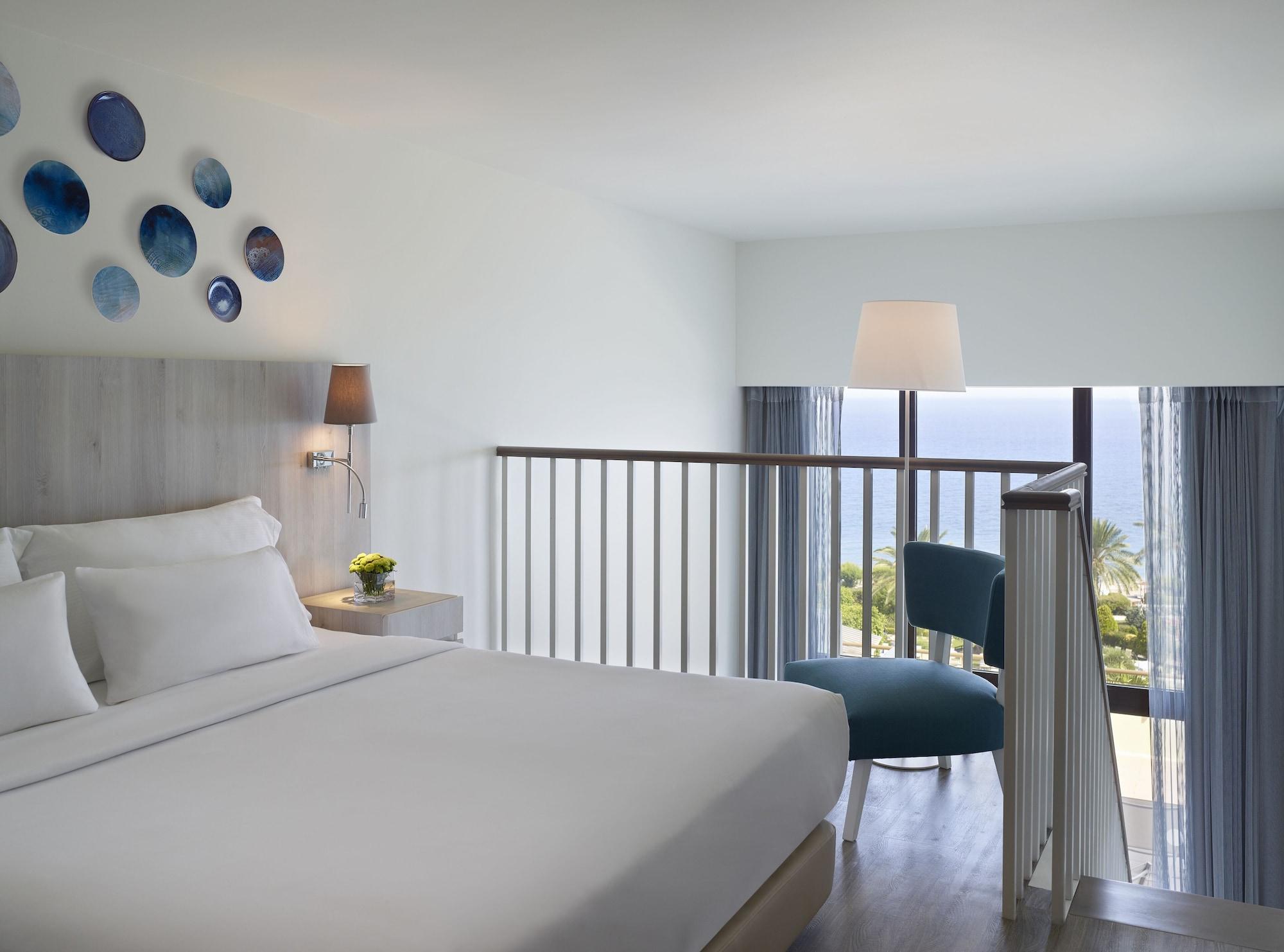 Hotel Amus &