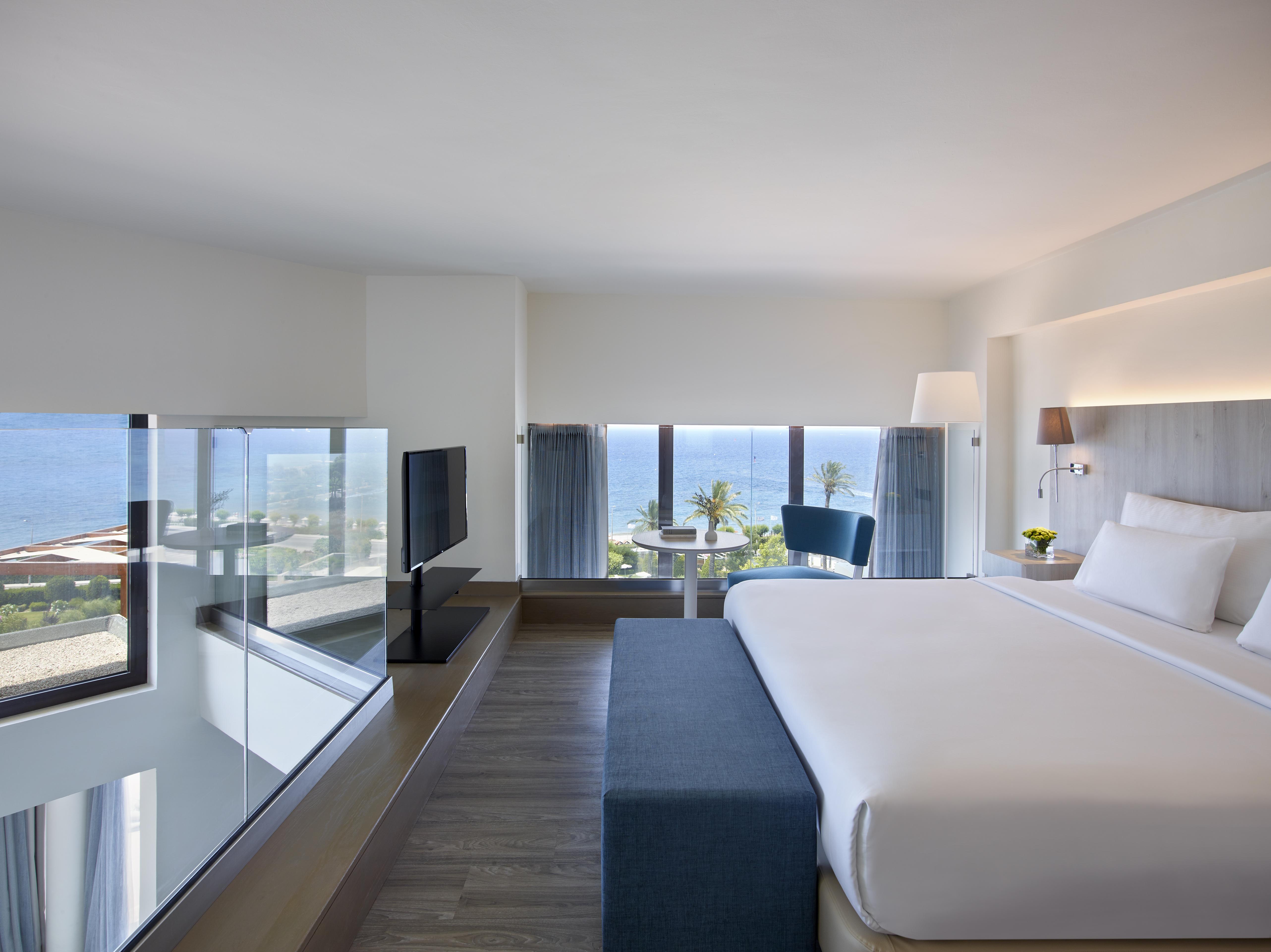 Amus & Hotel